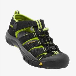 Keen Newport H2 kids water sandals in lime green and black